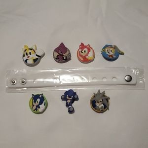 NEW 7 PIECE SONIC CROC CHARM JIBBITZ WITH BAND